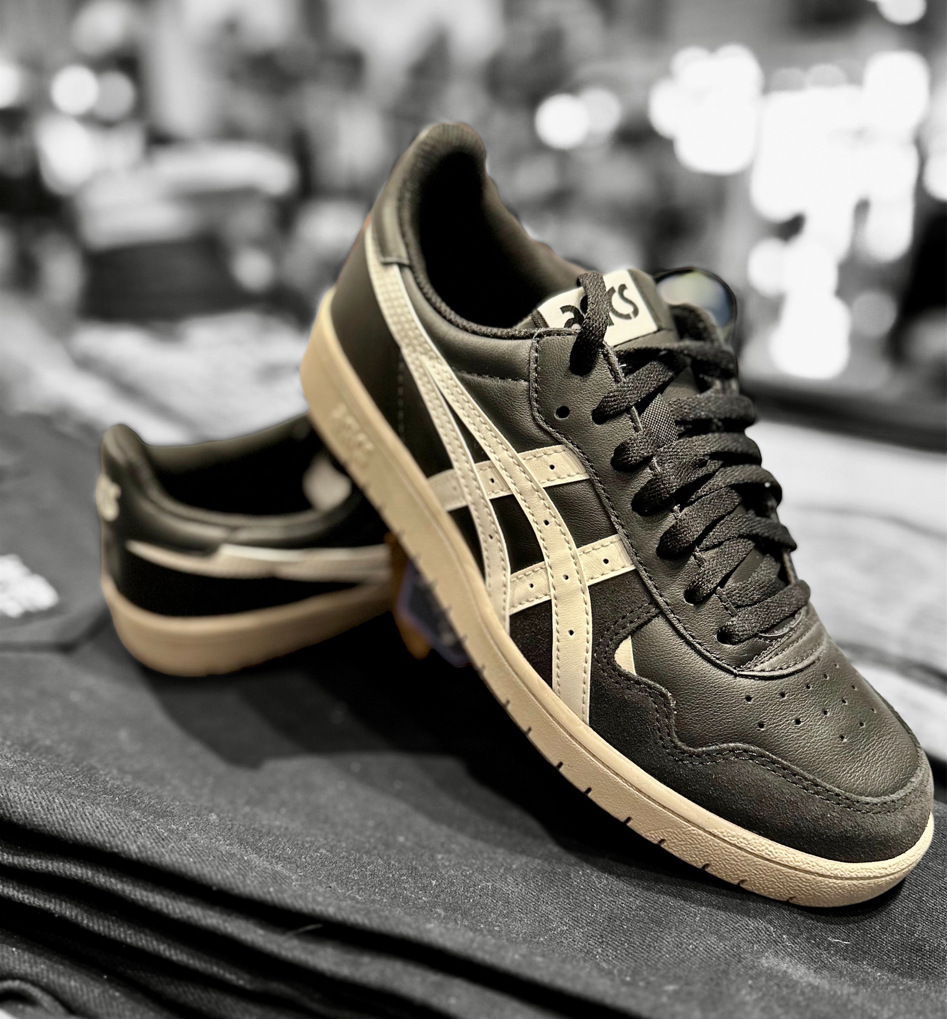 FOOTWEAR