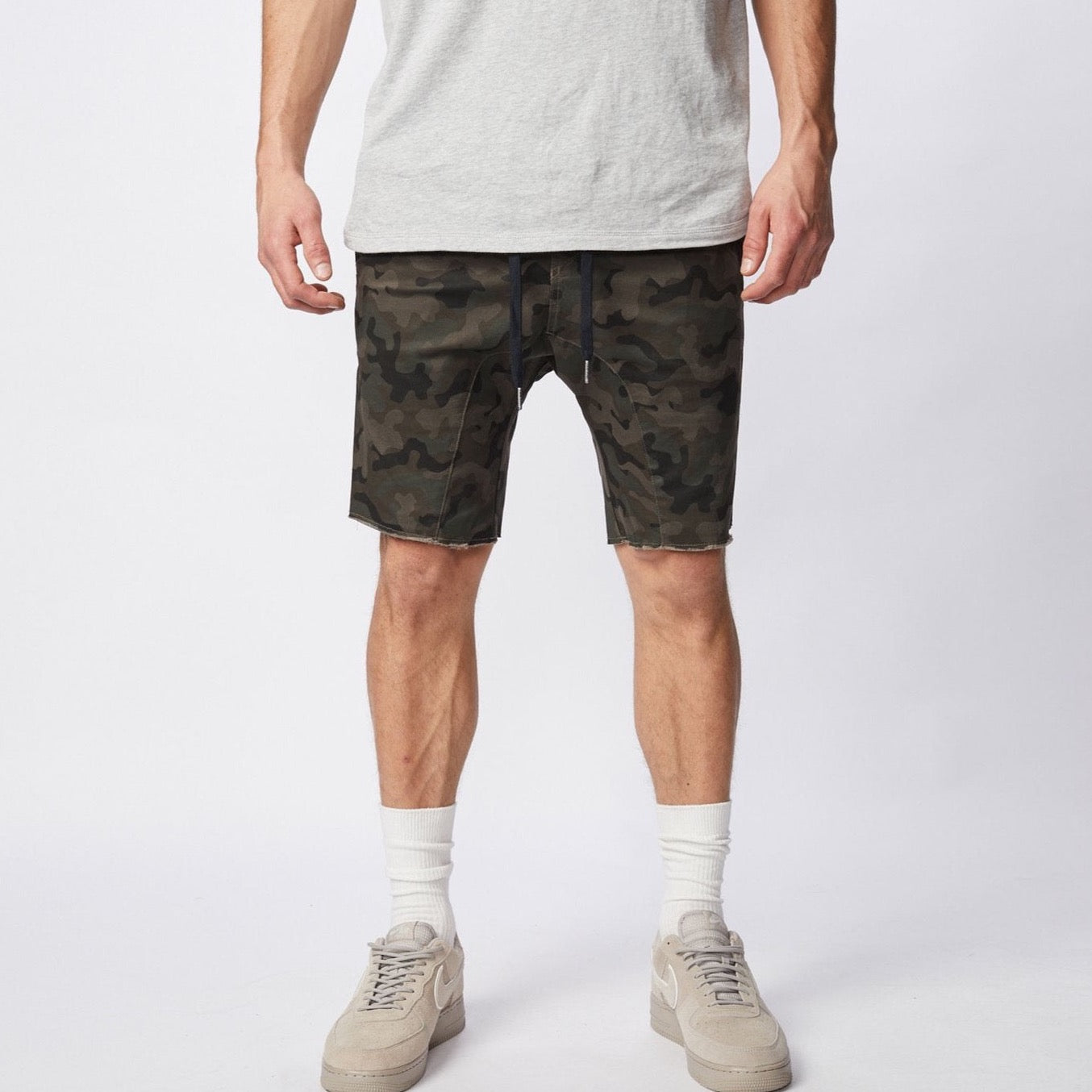 Sureshot Short Dark Camo