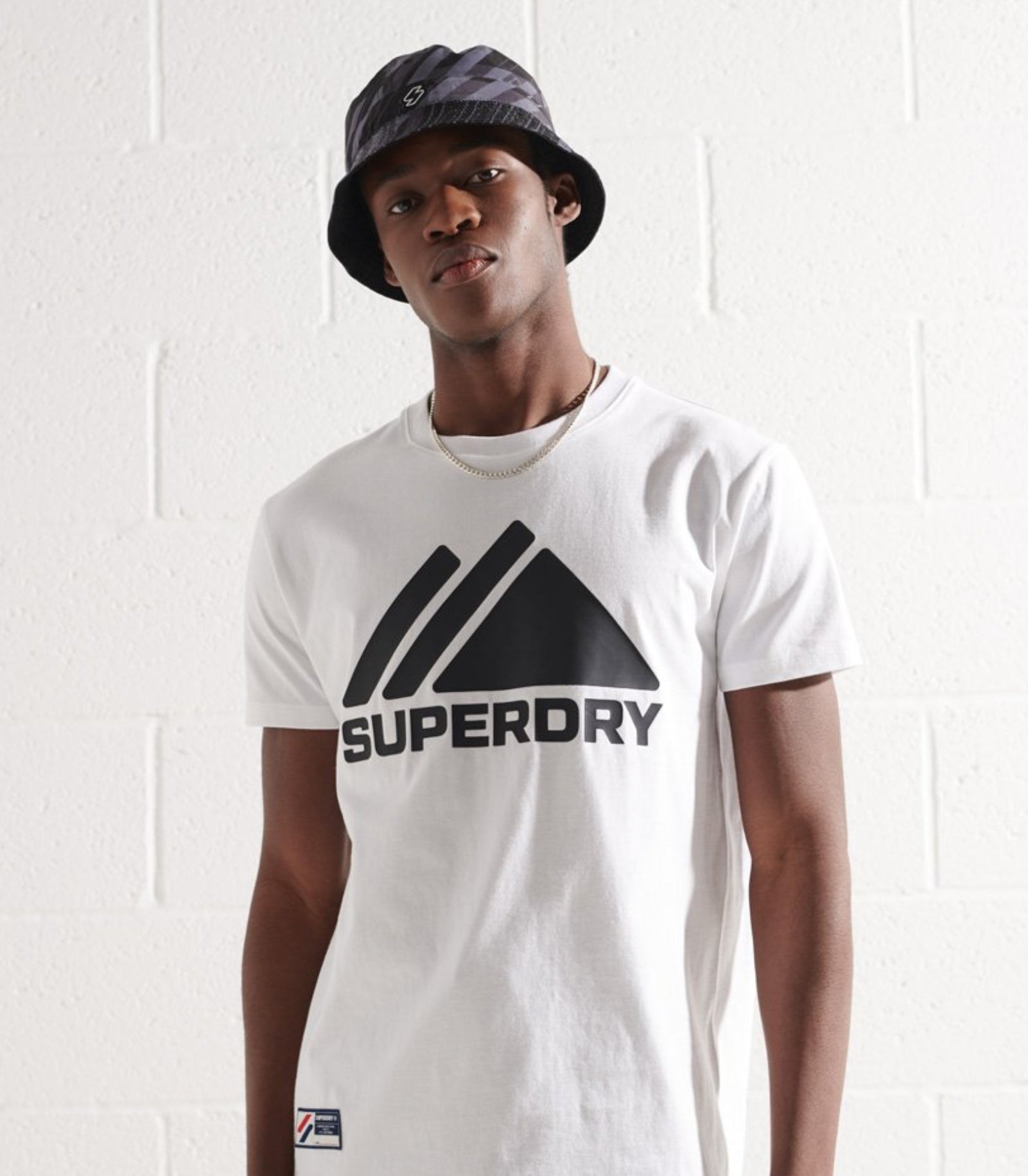 Superdry Men’s Short Sleeve Mountain Sport Mono Tee Shirt Optic White
